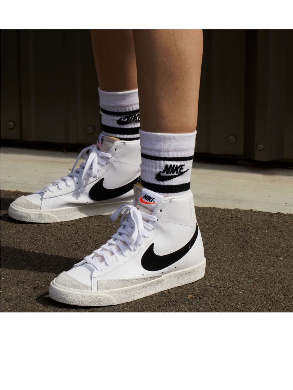 Nike Blazer Mid '77 Vintage White with Black Swoosh. Size 9.5. EUC